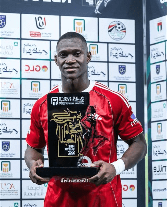 Aliou Dieng en action avec Al Ahly lors d’un match de Ligue des champions CAF